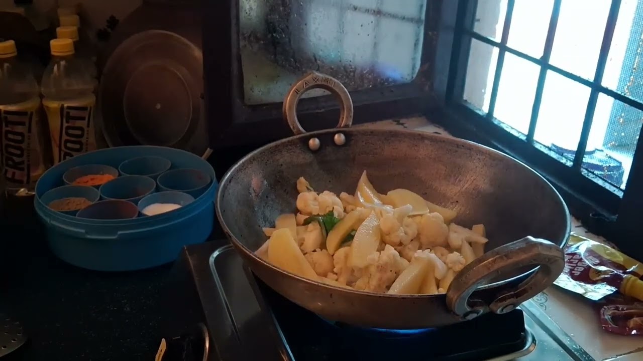 Aaj Aalu gobhi ki sabji roti😋