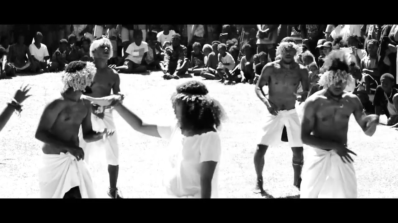 Hasula Dance_ song by   Chris Sione
