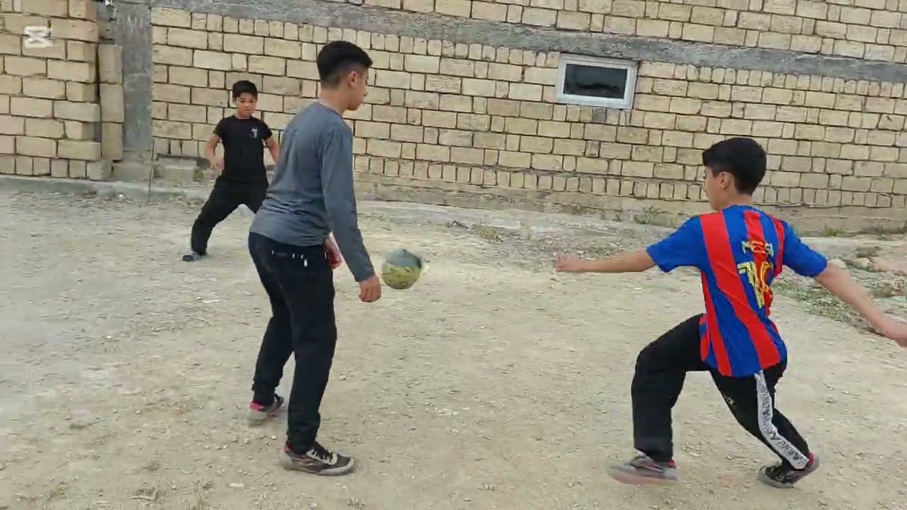 Futbol oyunları tam süretle davam edir