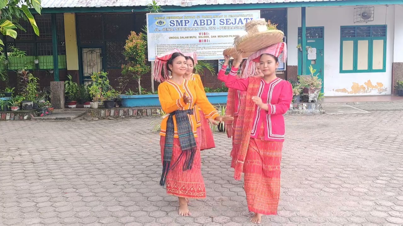 TARIAN KREASI SIMALUNGUN - DARI SMP ABDI SEJATI PERDAGANGAN