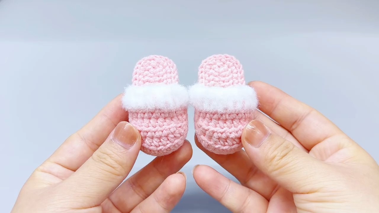 Crochet Mini Slippers for Dolls & Pets  DIY Tutorial