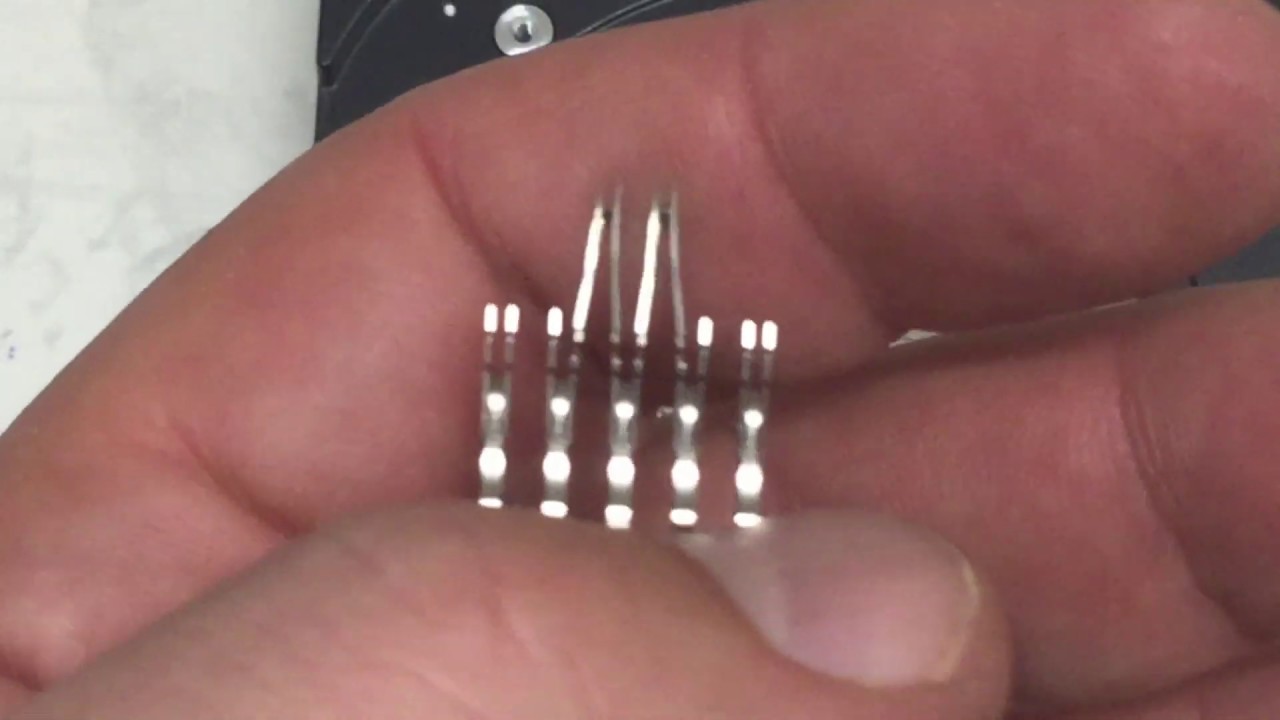 8 Year Old Fujitsu 146GB/15.000RPM Server Hard Disk Teardown (All the Chips)