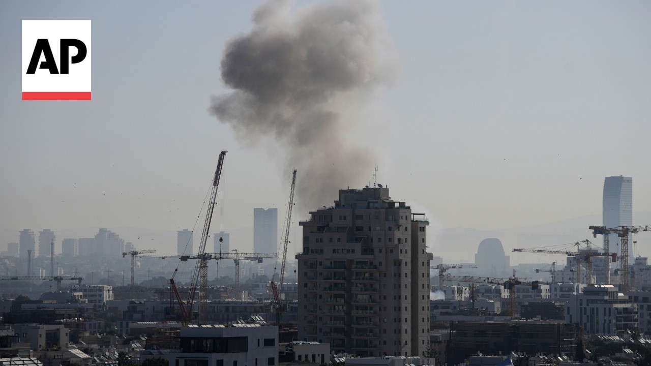 Iranian missile strikes building in Tel Aviv