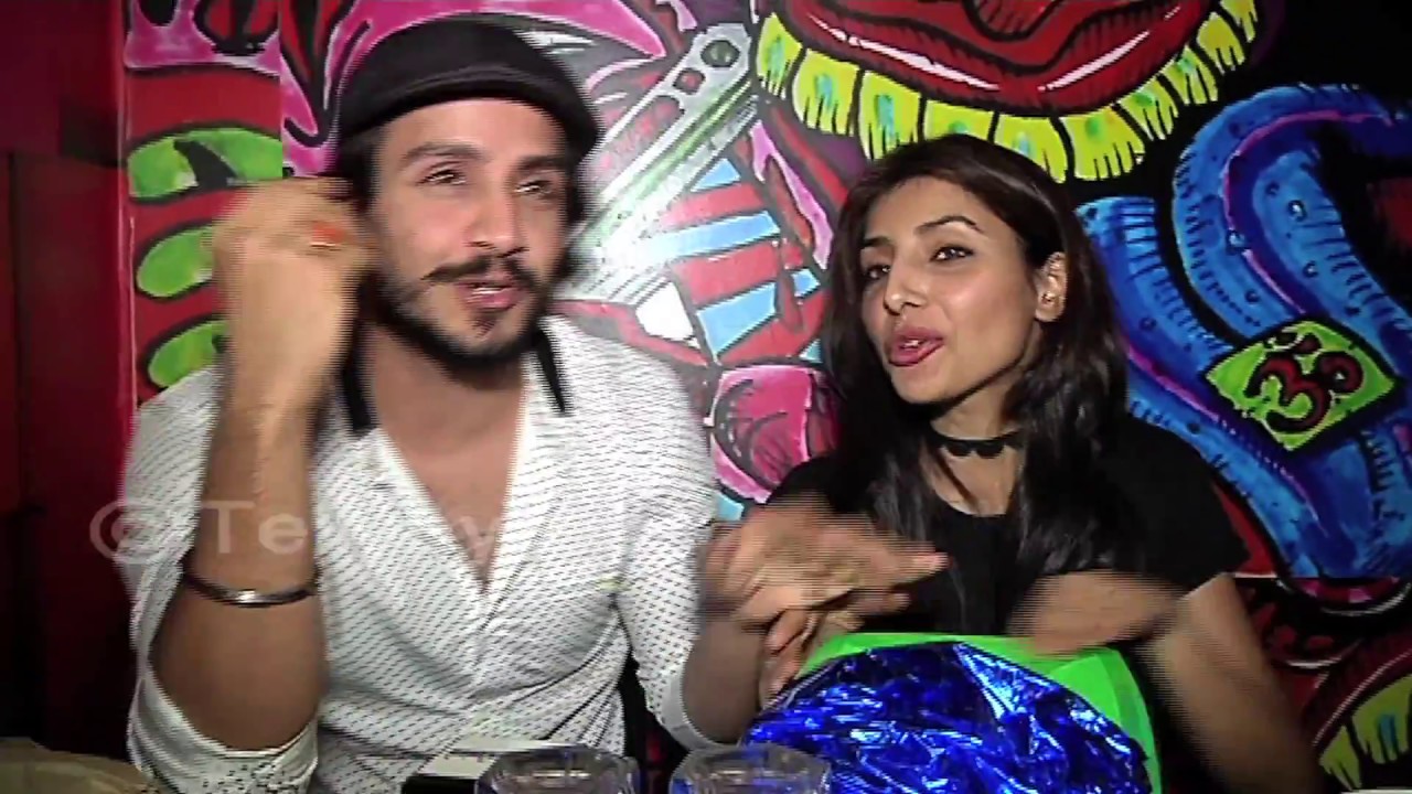 Param Singh Bhatia and Harshita Gaur receive gifts from fans..
