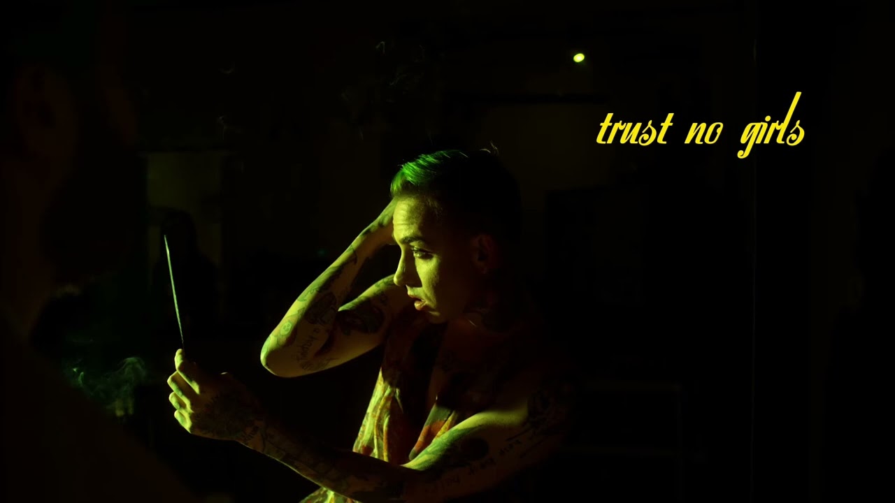 blackbear - TRUST NO GIRLS ( unreleased song - extended live snippet - LYRICS )