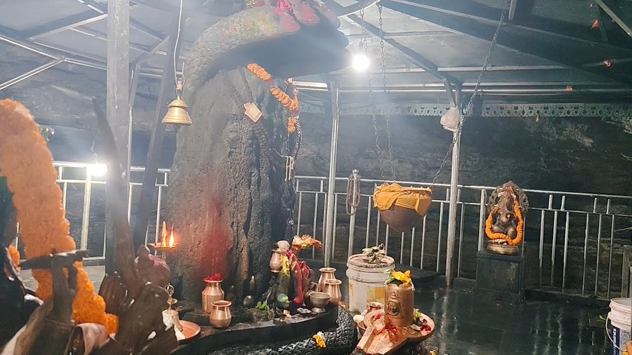 *NEVER SEEN BEFORE* INSIDE SACRED GUPTESHWAR CAVE, POKHARA.