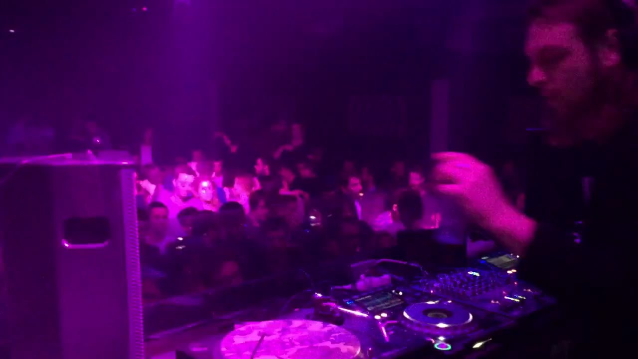 Leon Vynehall - Butterflies (Original) @ Le petit Salon