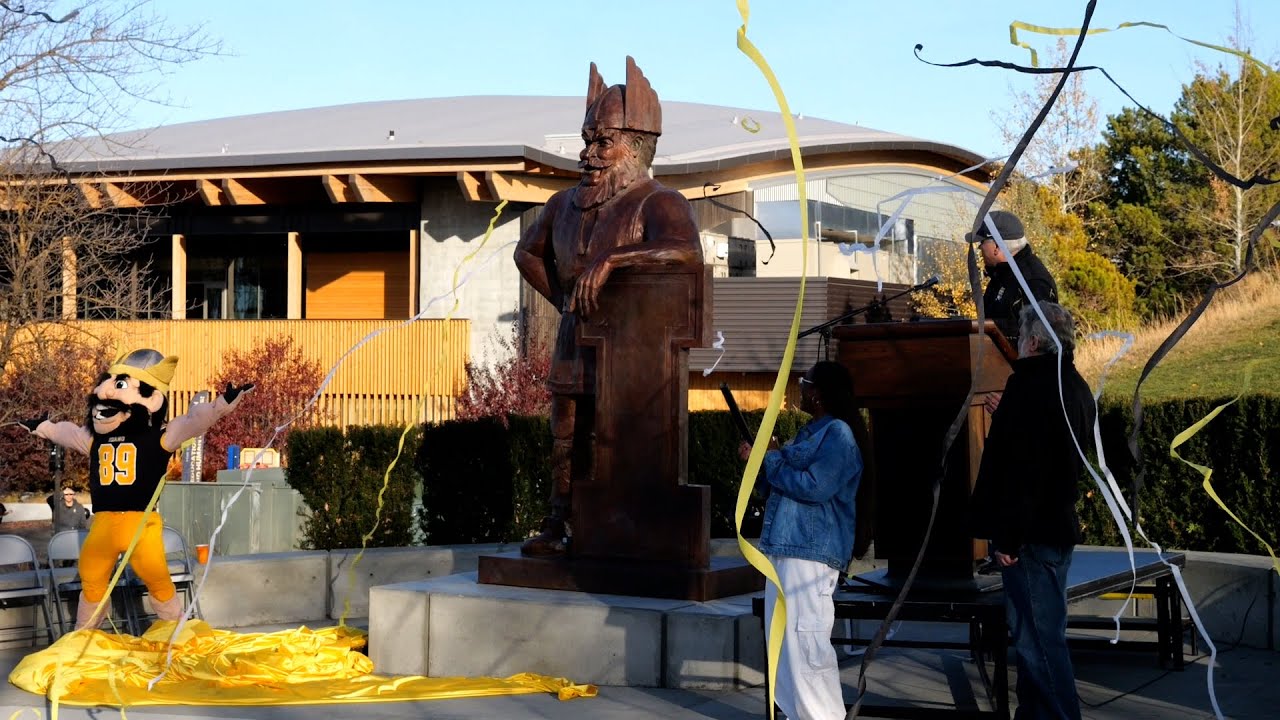 Joe Vandal statue revealed at University of Idaho