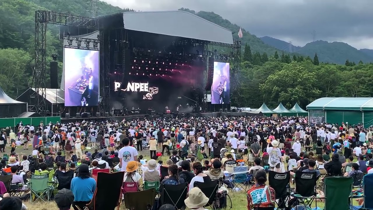 'ECDのロンリー・ガール feat. K DUB SHINE'をSP1200で生打ち込みしてラップするPUNPEE at FUJI ROCK FESTIVAL 2022