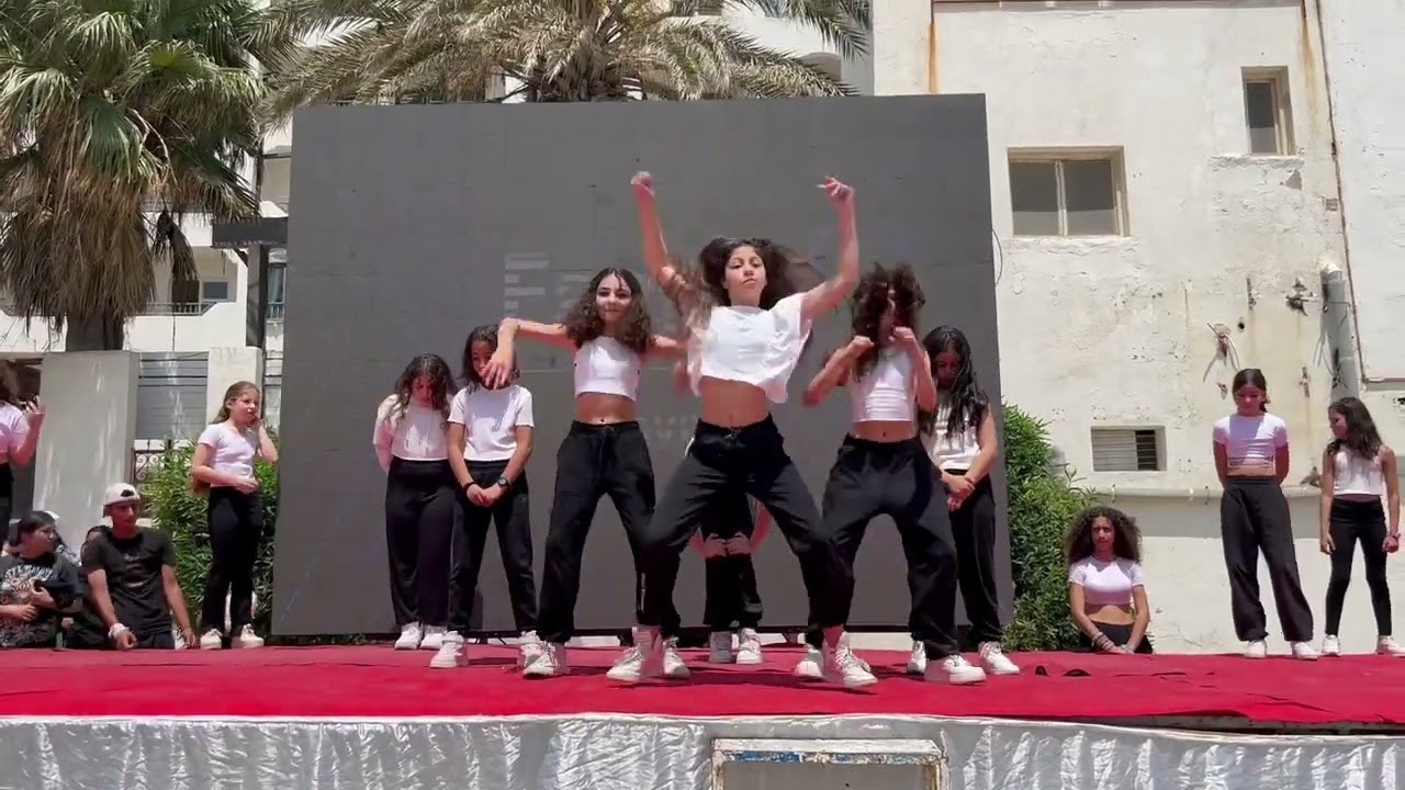 Beyoncé Remix - Crazy In Love, Run The World, Diva, Everybody Mad (Dance Kids )