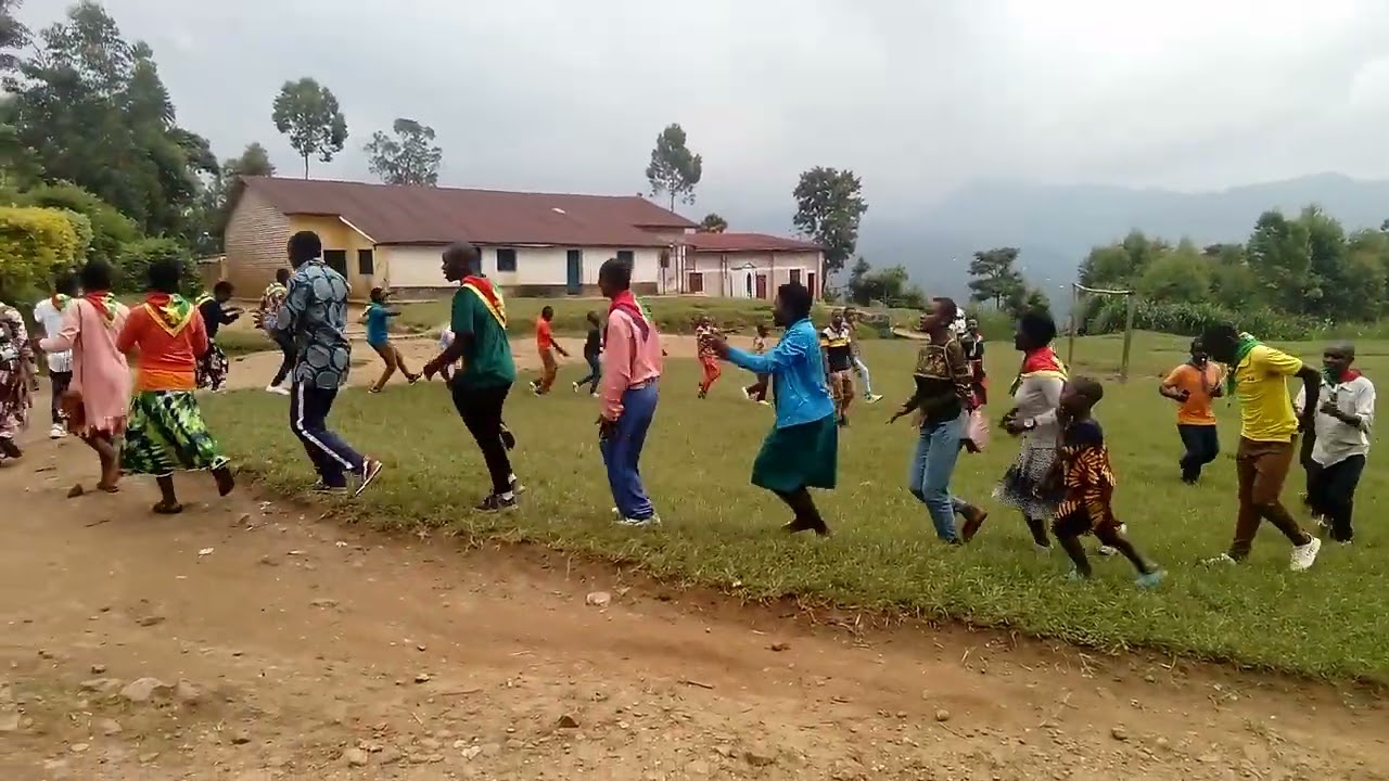 Umuryango w'Abasaveri muri Centrale Nyamubembe, Paroisse Bukunzi