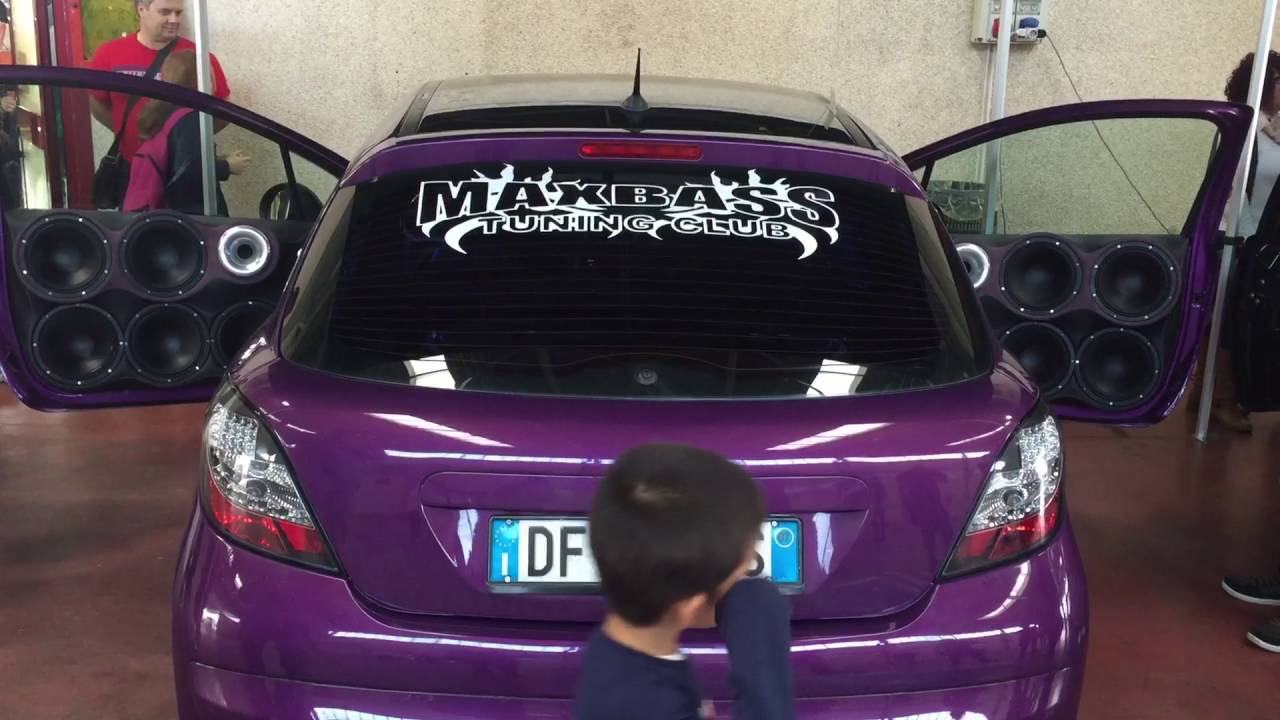TUNING IMPIANTO STEREO 207 incredible machine !!!! Sounds very strong !!!! DJ Auto Tuning