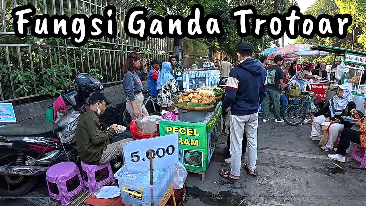 Jalan Sore dan Melihat Aneka Jajanan Kaki Lima di Sekitar Mesjid Istiqlal