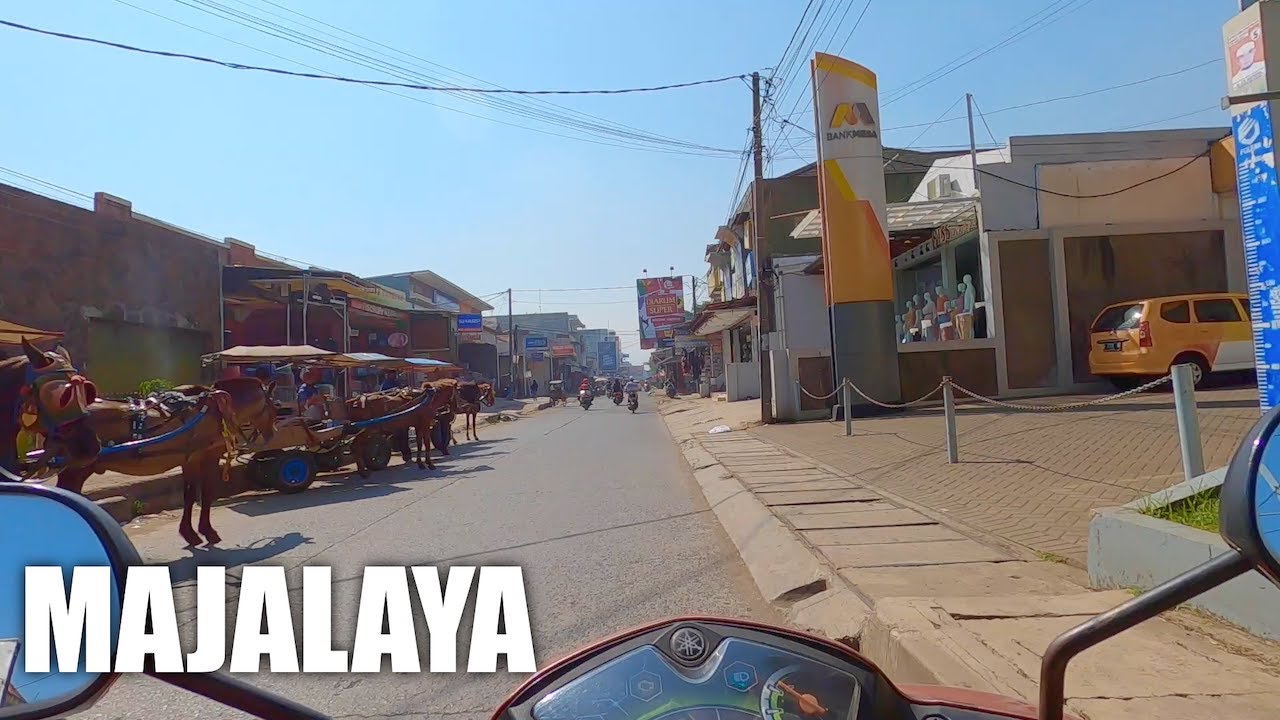 Menikmati suasana kota Majalaya