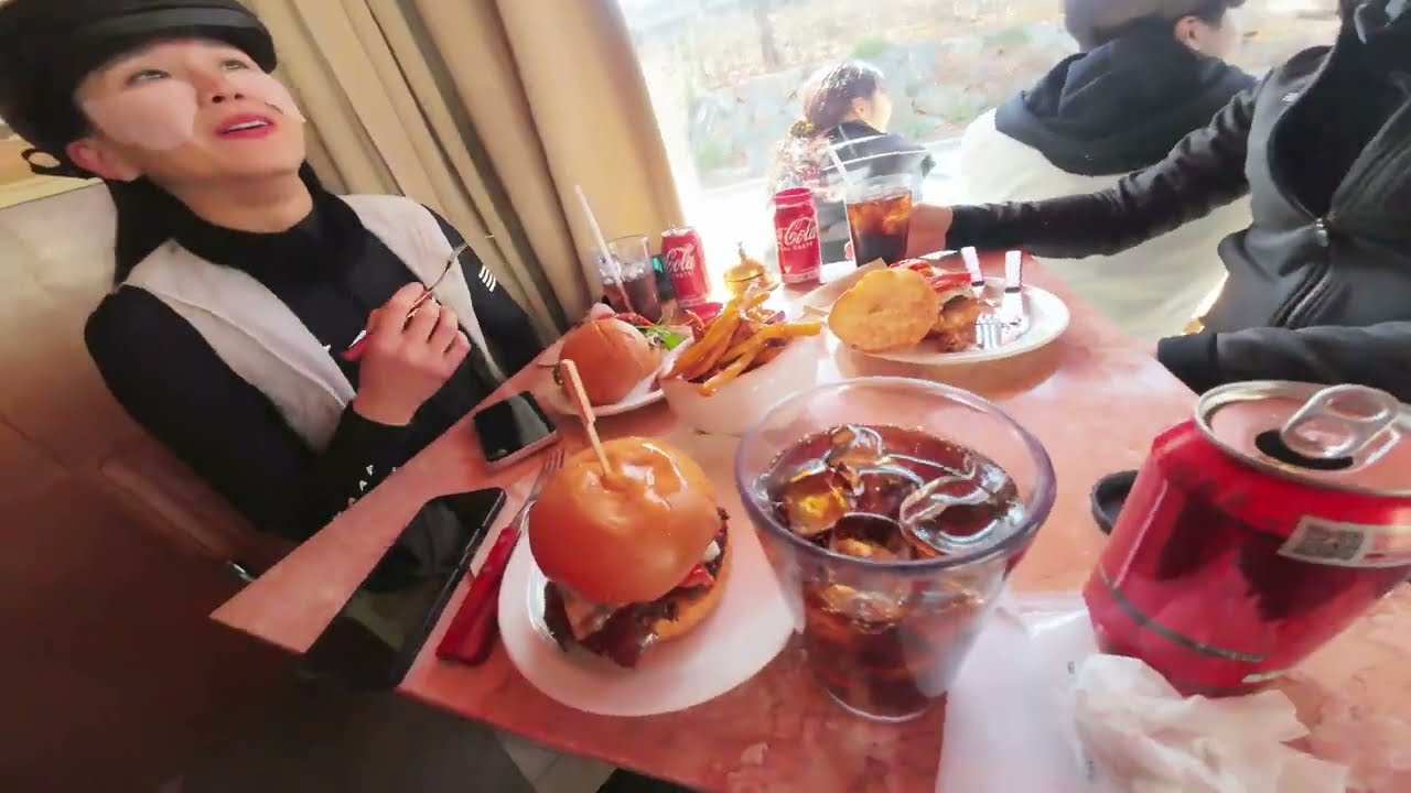 로드자전거 시즌 수제버거 맛집에서 점심하고🍔☕ 쇼핑도 하고🎁