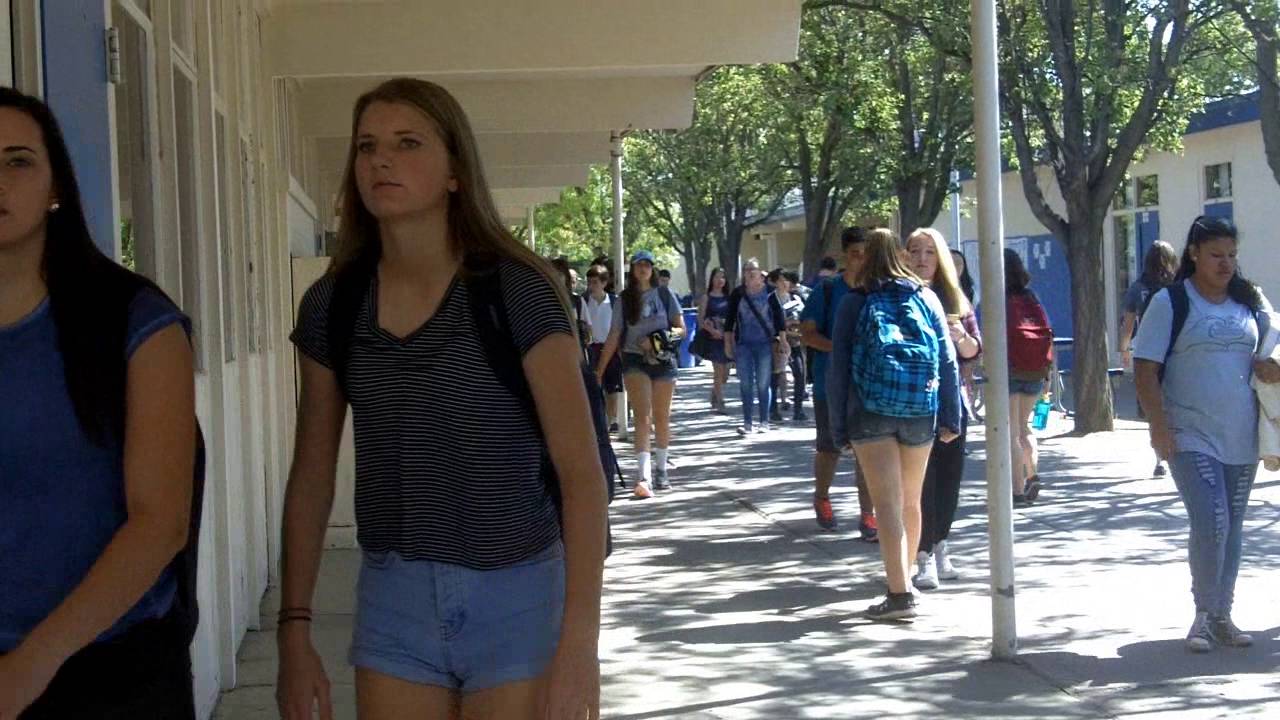 How to Walk in the Hallways