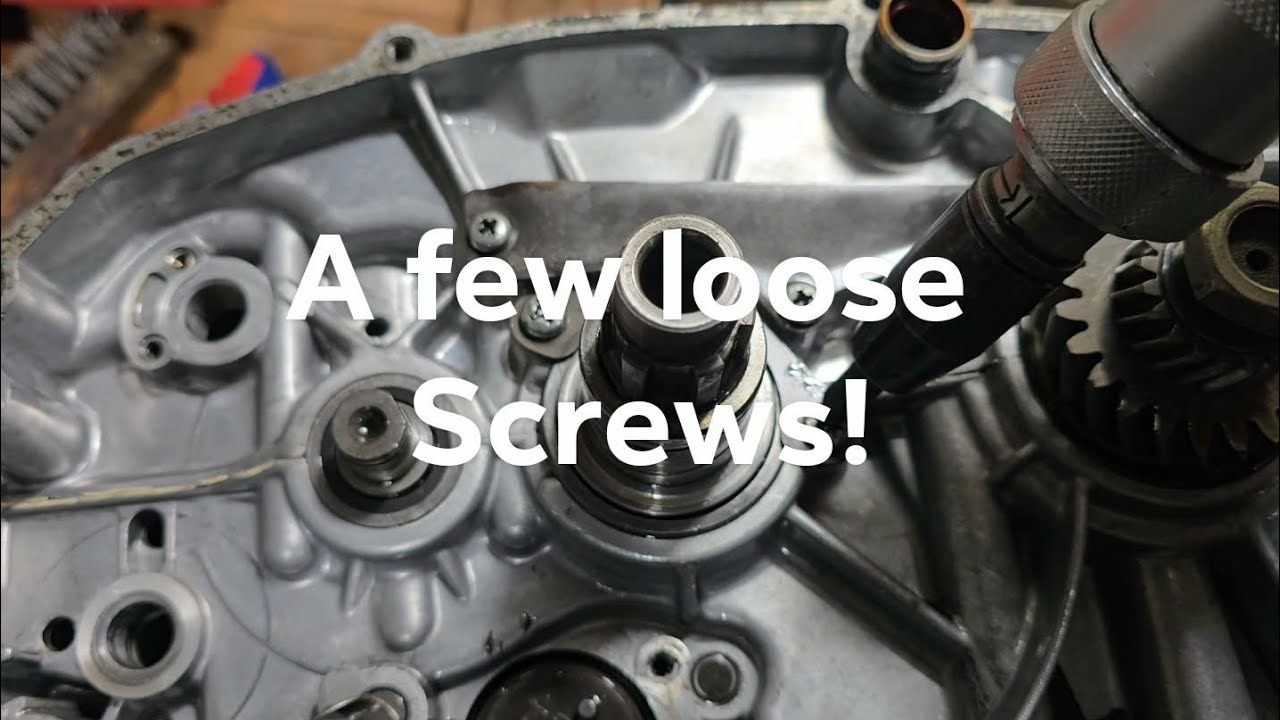 Переборка двигателя Banshee Supermoto, часть 4: Завершение разборки нижней части двигателя.