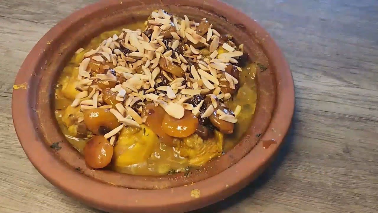 Tagine de pilons de poulet aux fruits secs/chicken drumsticks with dry fruits - Cuisine marocaine