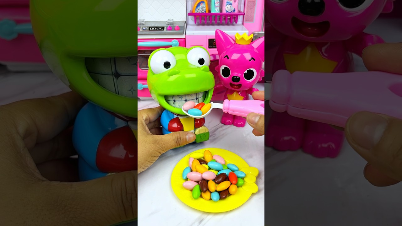 Satisfying With Unboxing Miniature Pinkfong Eating Candy Egg Set Toys, ASMR Videos