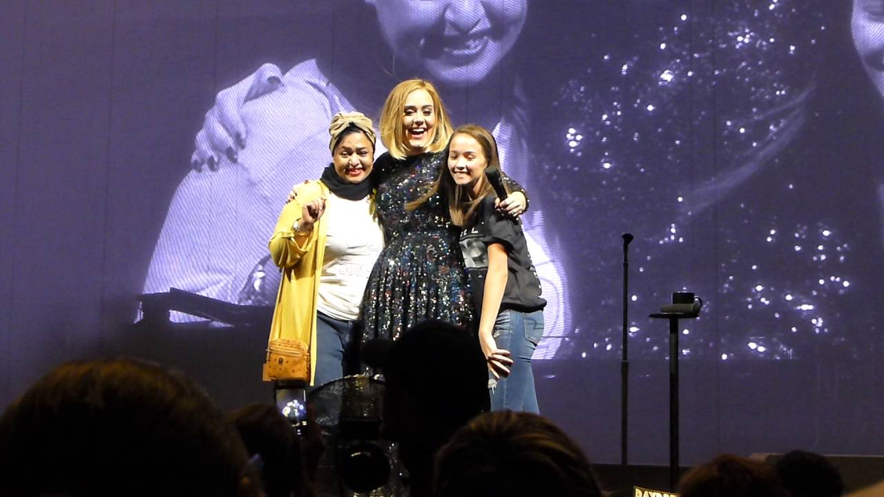 Adele Chicago United Center 7-13-2016 HD HQ Audio -Super Fans & Takara Sings