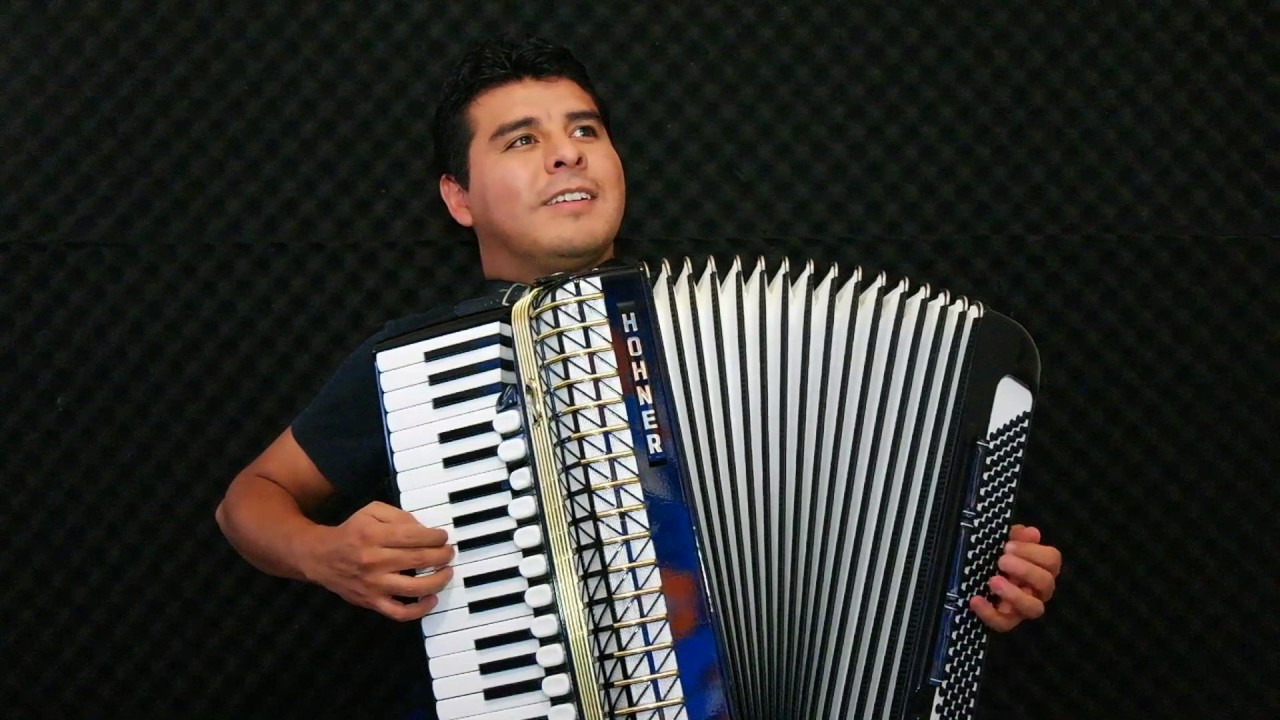 Barrilito de Cerveza, Beer Barrel Polka on Accordion
