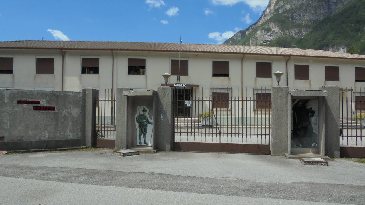 CASERMA ZUCCHI EX BATTAGLIONE ALPINI CIVIDALE 06-2022 [URBEX ITALIA]