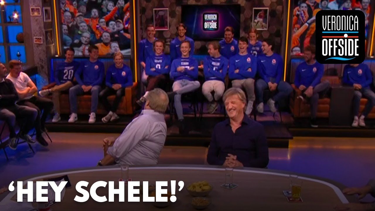 Jan test voetbalkennis van jong publiek: 'Hey schele, weet jij wie 'De Kromme' is?'