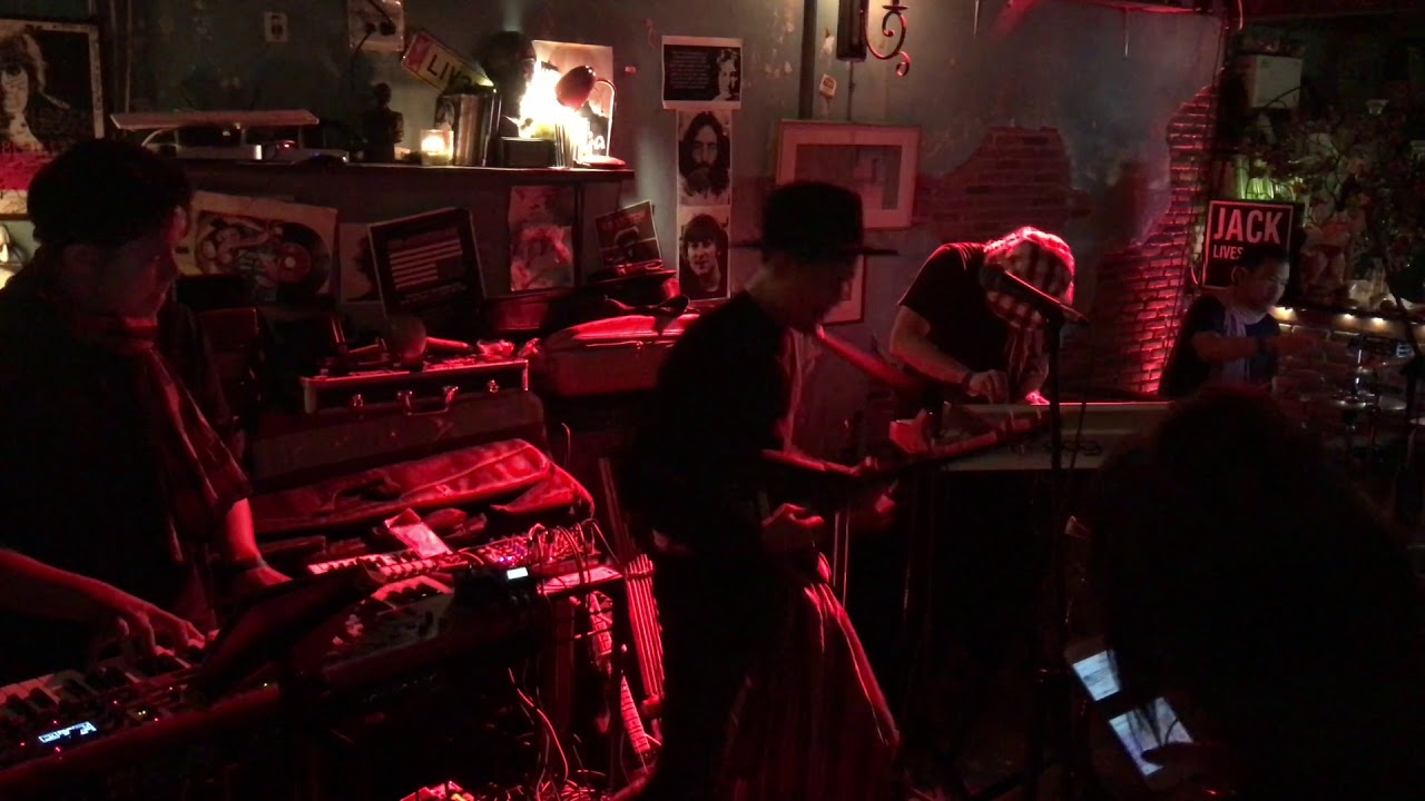 TONTRAKUL - อีสานลำล่อง Isan Lum Long (live at Light My Fire)