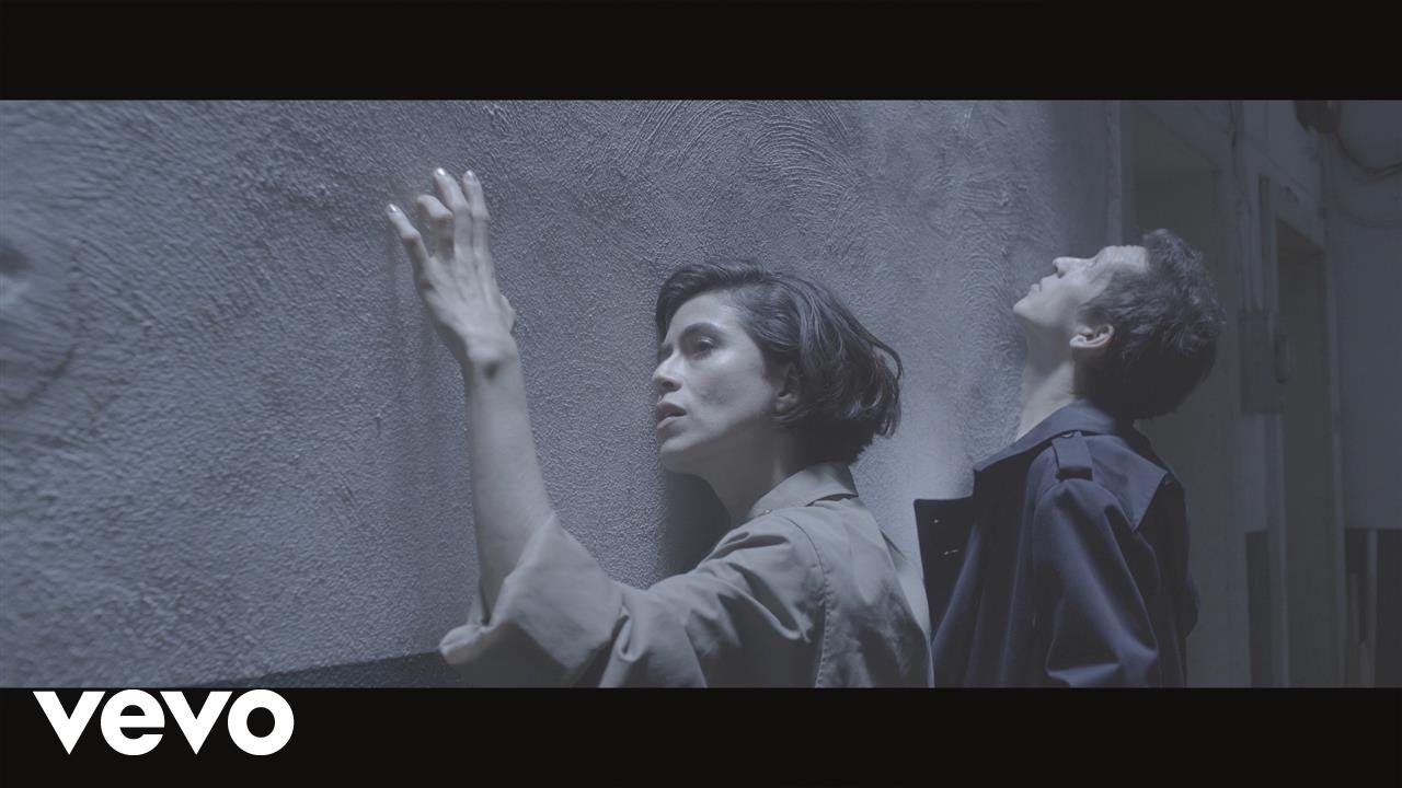 Love La Femme - Cielo Rojo