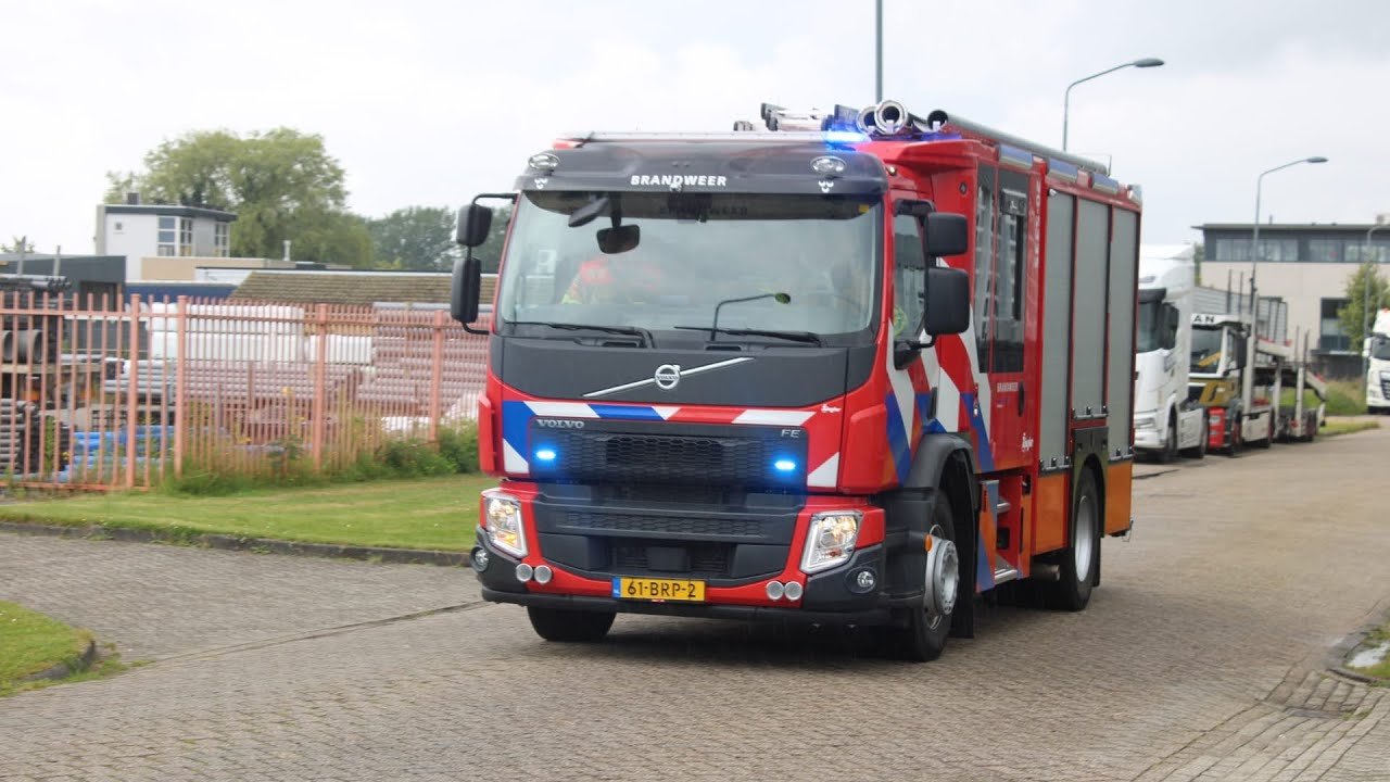 [opkomst+uitruk] brandweer en ambulance met spoed naar een aanrijding (lichte thv)