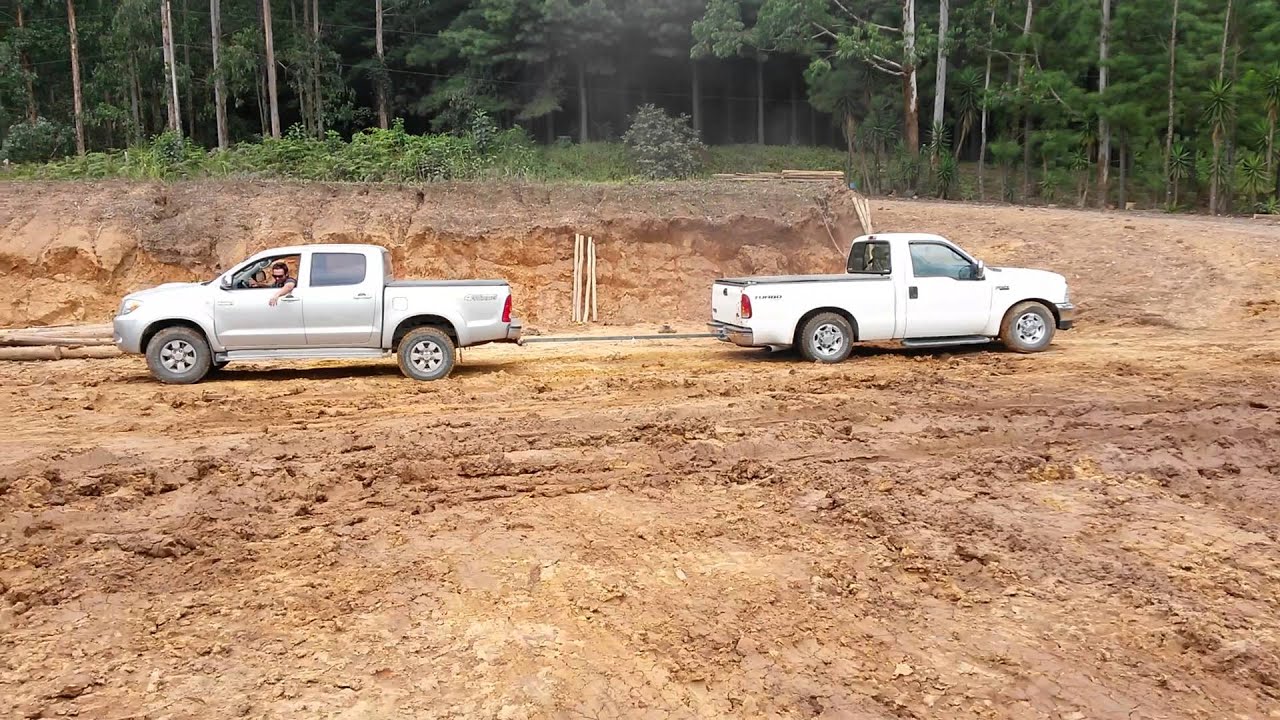 Hillux vs F250