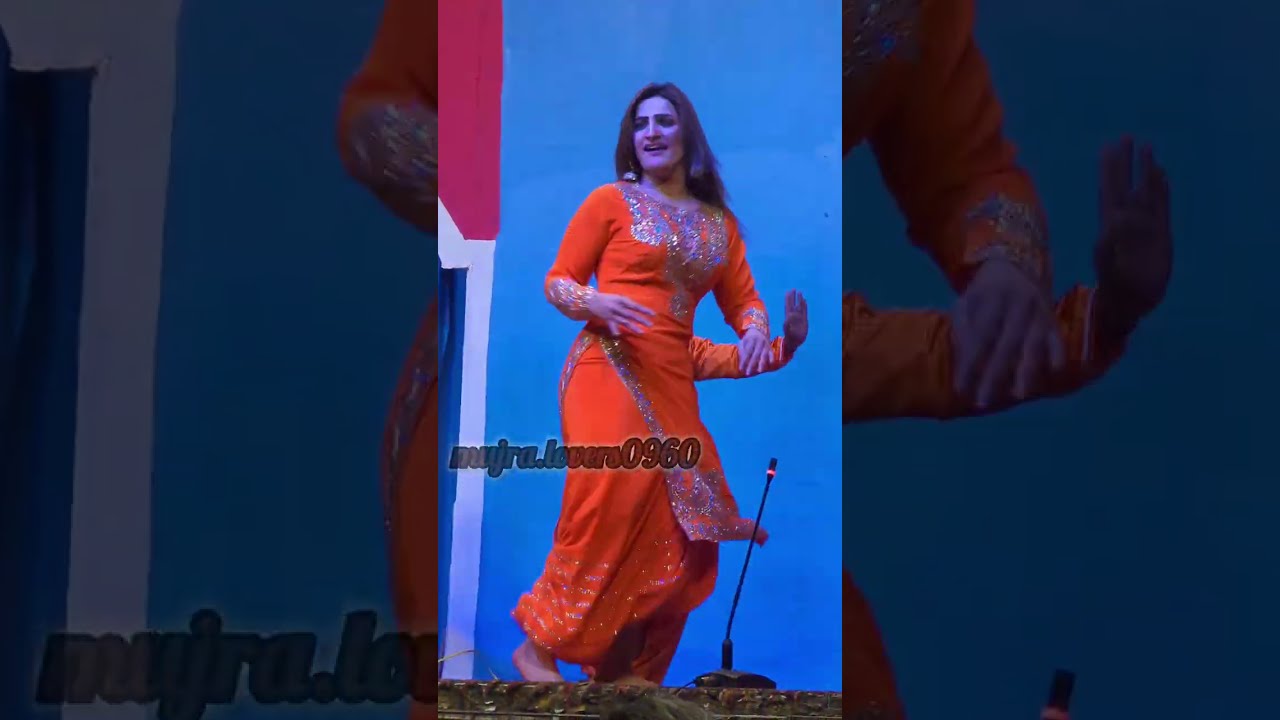 Nayab Khan New Dance Performance 🪩🪩_-_Sanu Palka Di Chatri_-_Mujra Lovers Productions 