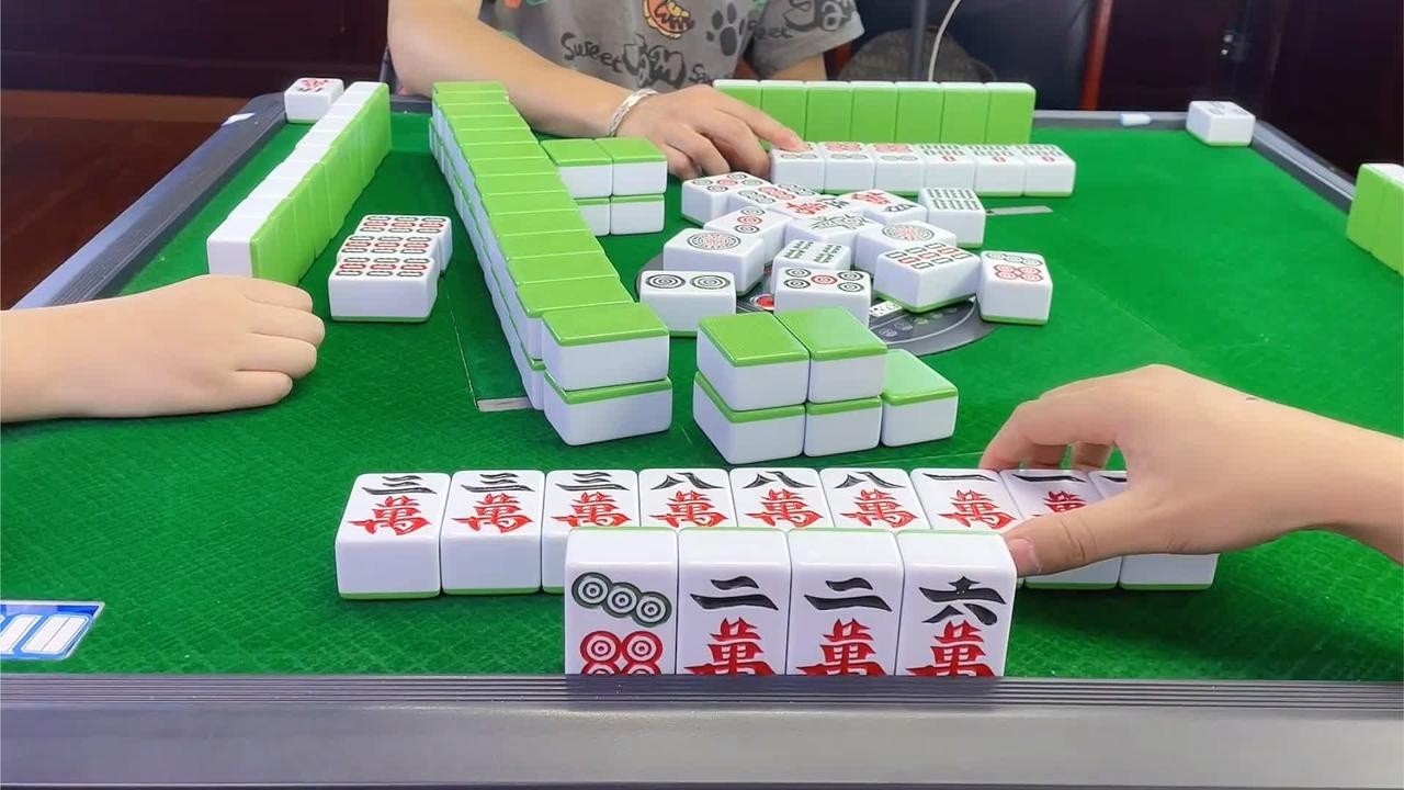 四川麻将：喵喵好同学，帮了茂茂大忙