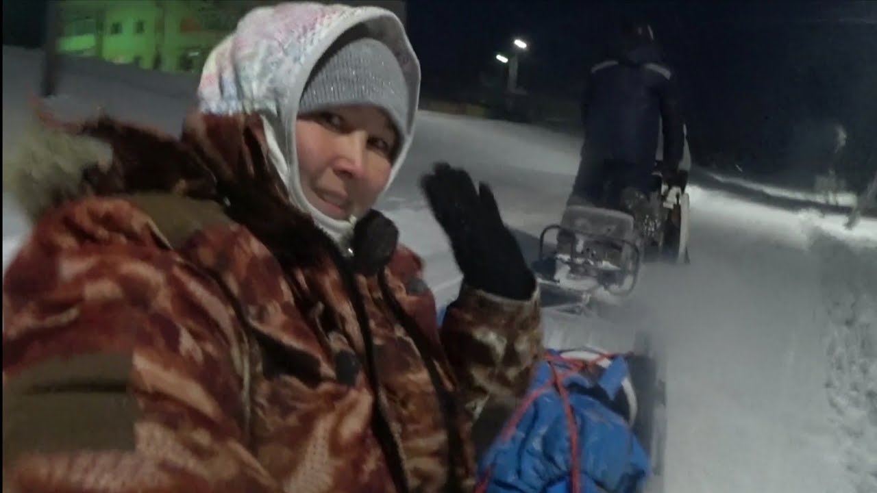 Одна на рыбалку, муж не хочет больше мерзнуть.