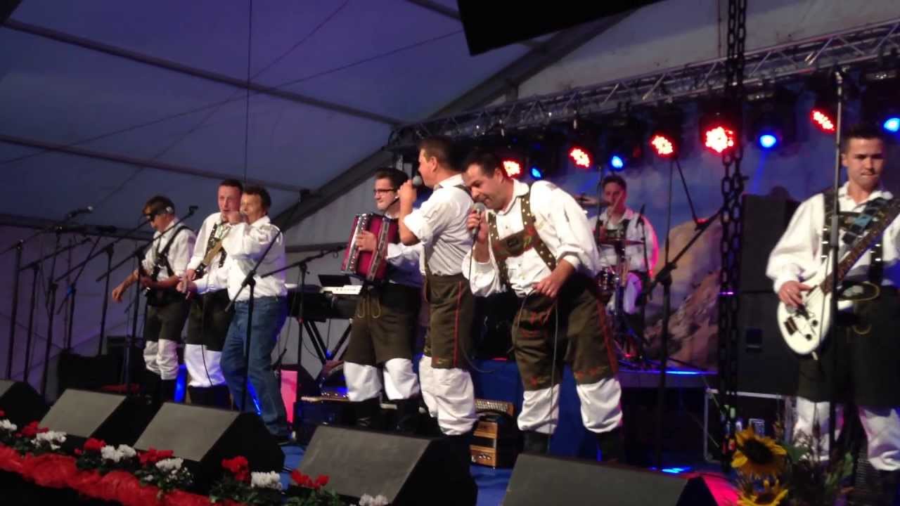 Skupina GAMSI in MLADI GAMSI - Mlada Fanika (LIVE - 5let Mladih Gamsov)
