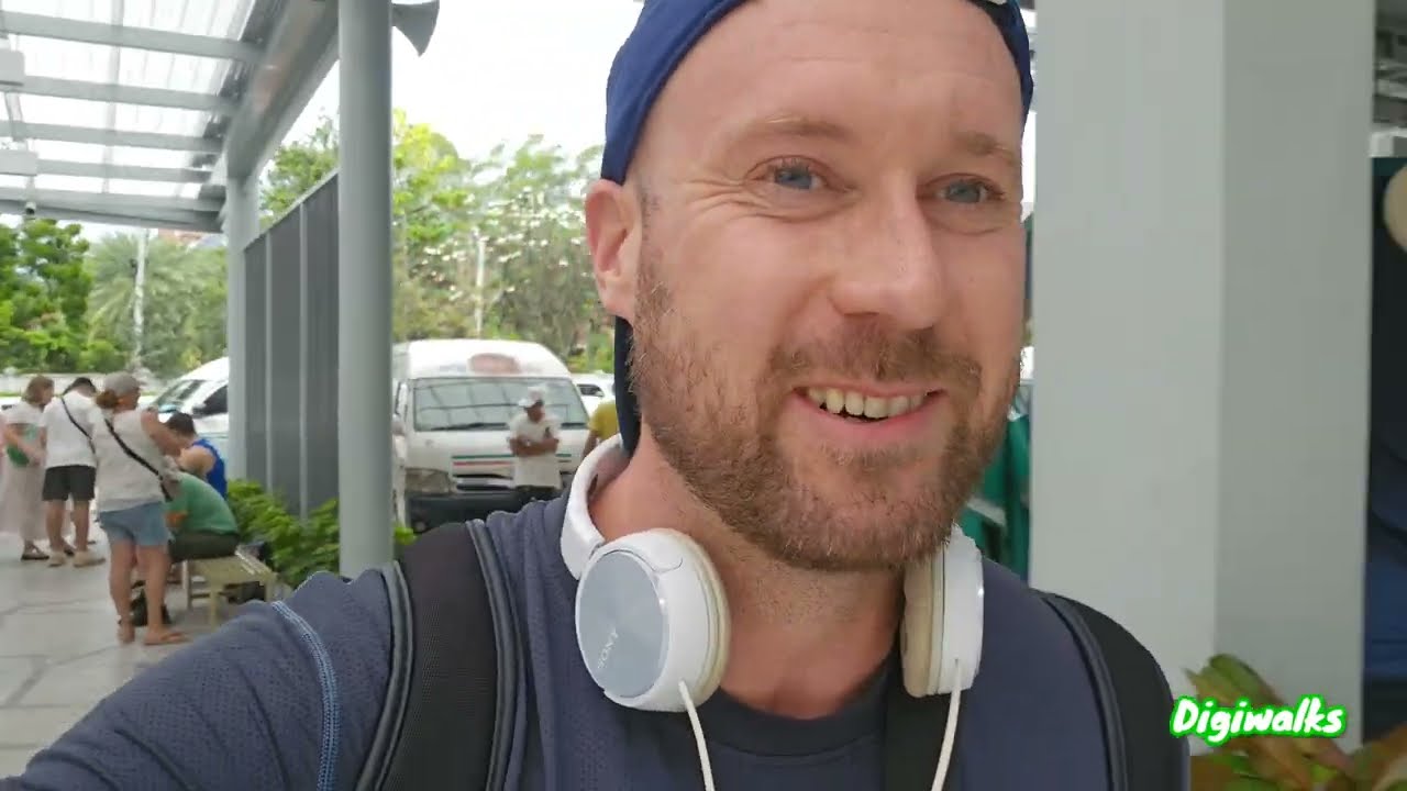 WE FOUND THE UGLIEST DOG IN THAILAND 4K 60FPS (UHD)