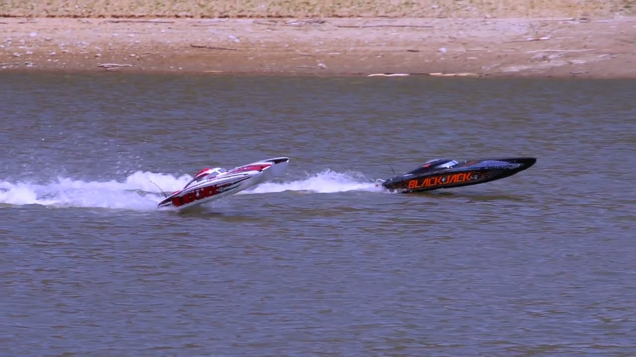 Pro Boat Blackjack 42 Slow-Motion Action!