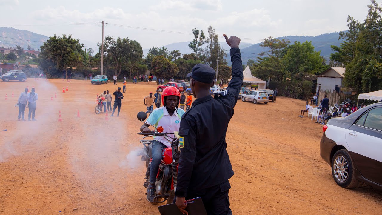 Dore ikizamini cya moto uko gikorwa ukabona Permit 