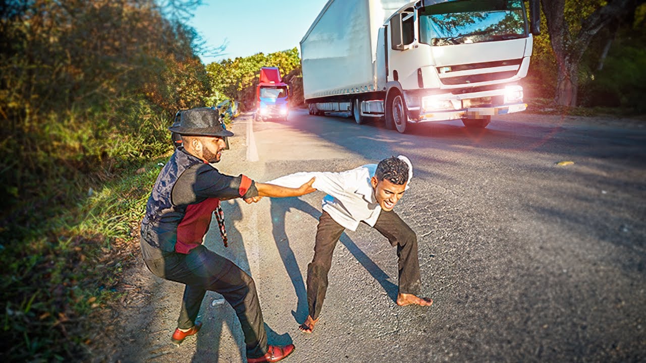 EGUM TENTA MATAR FILHO DE SANTO NO MEIO DA PISTA
