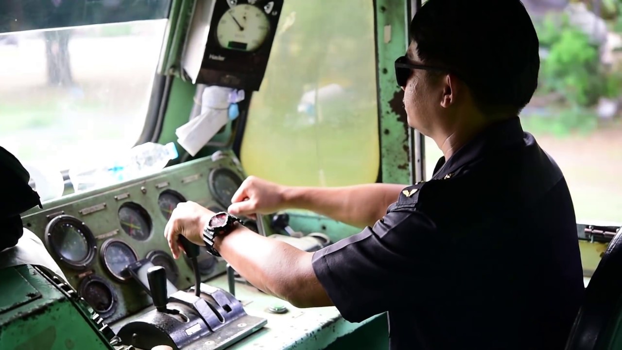 รถไฟไทย มาดูการขับรถไฟ หาดูยาก
Real Train Driver