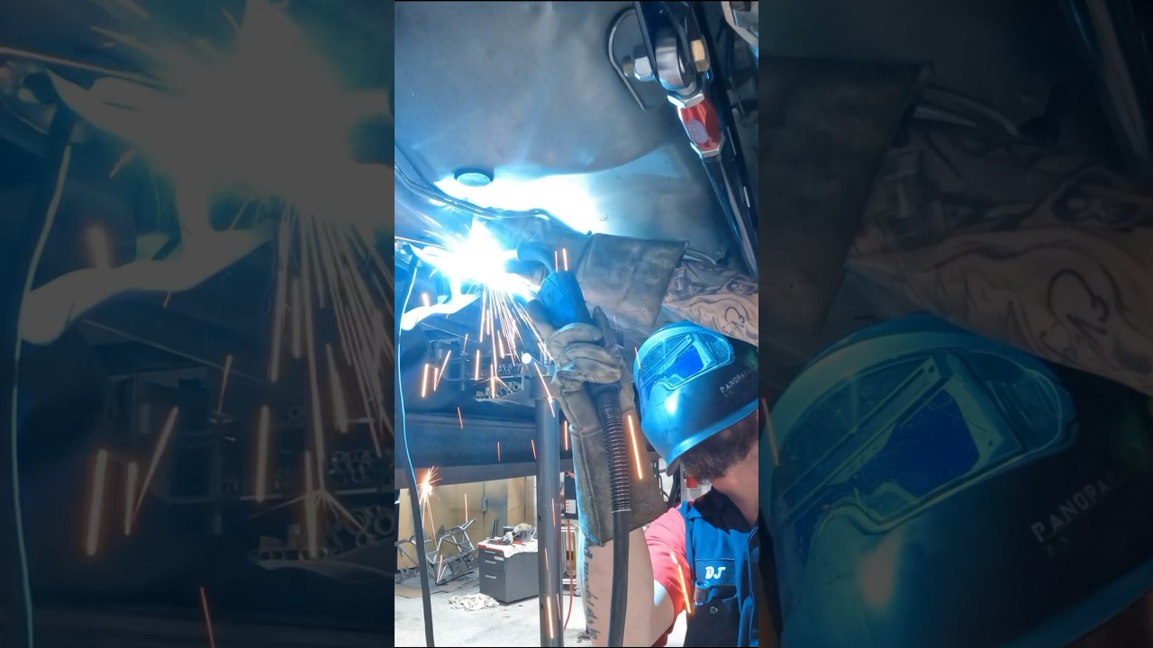 🚨NEW VID🚨1,250HP Camaro Custom Roll Cage Fab 🤩 NHRA Certified + FULL interior 👏🏻