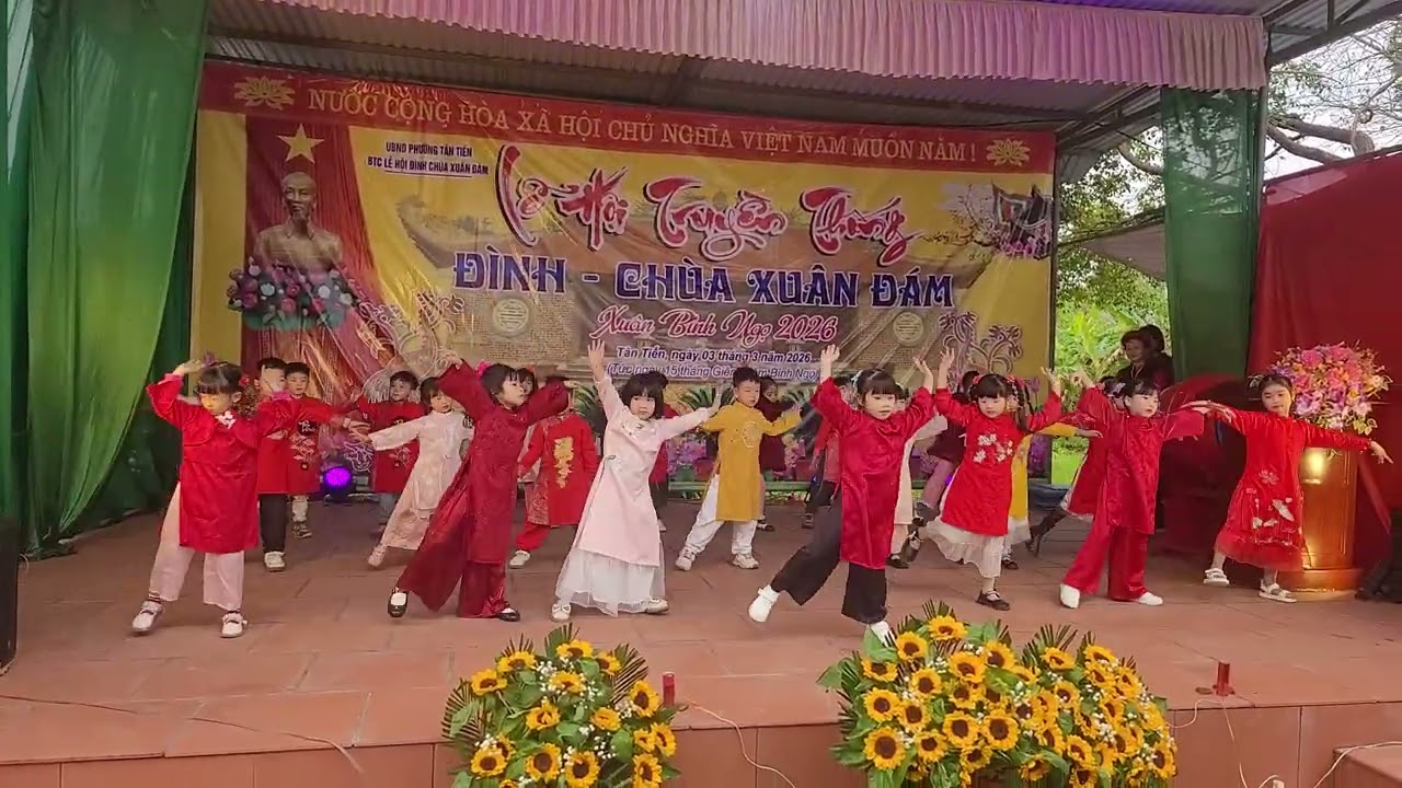 các  con của cô giáo thơm.2026.biểu diễn 