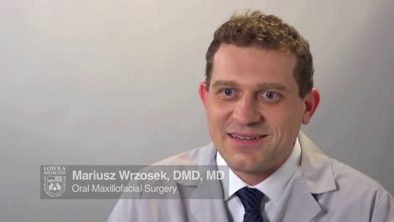 Oral surgeon: Mariusz Wrzosek, DMD, MD