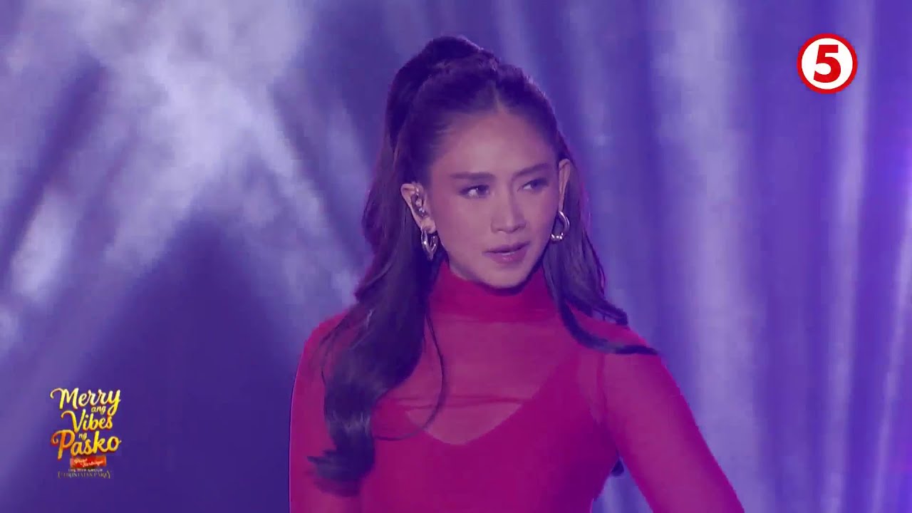 Sarah Geronimo sings her massive hit songs 