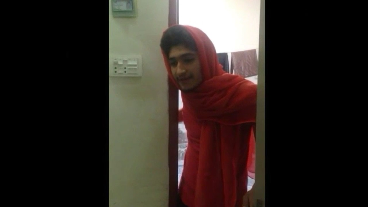Asim Sohaib video. [ Brown parents never close the door ]