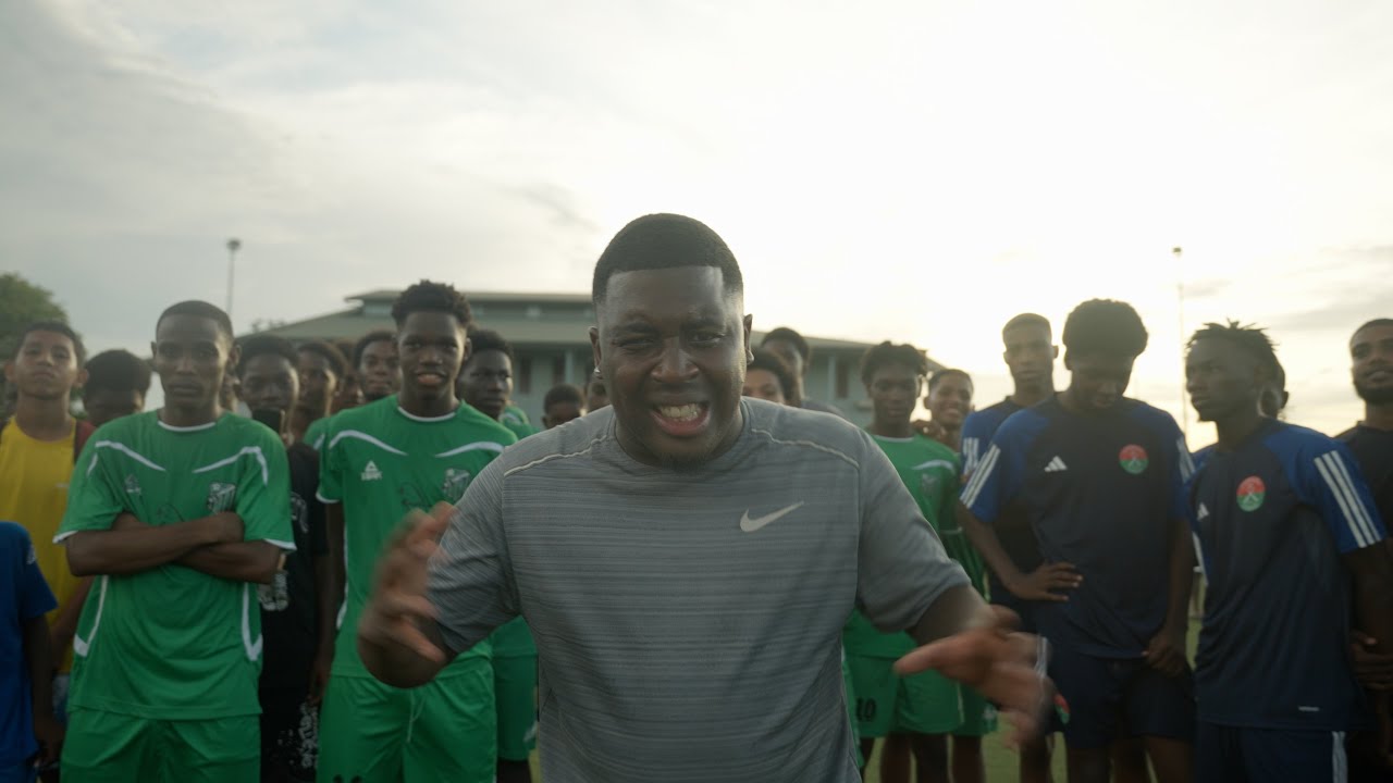 RARKO DOET 1VS 1 CHALLENGE IN SURINAME 😱🇸🇷⚽️