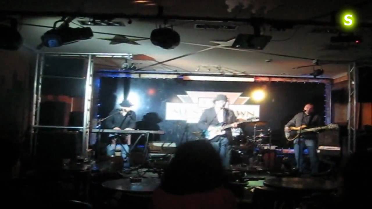 Sound Rockets live in Music Town Club