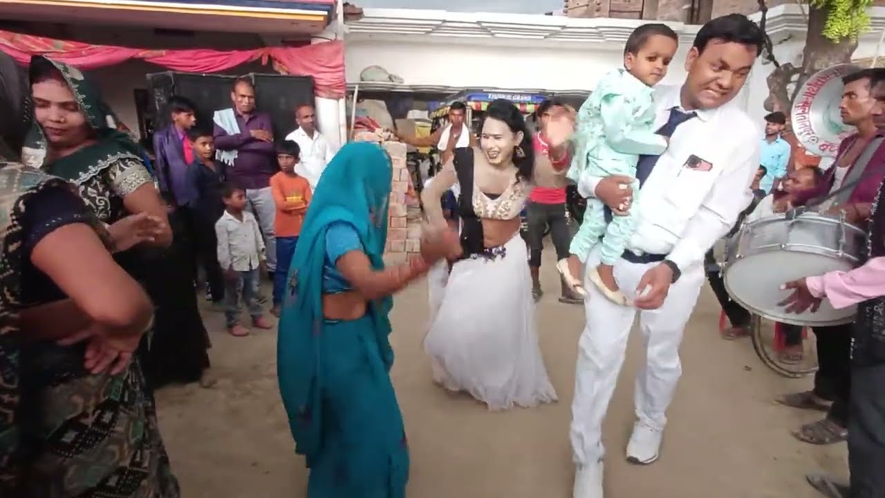 आज तक कोई इस तरह का डांस नही किया होगा कोई बैंड बाजा पर