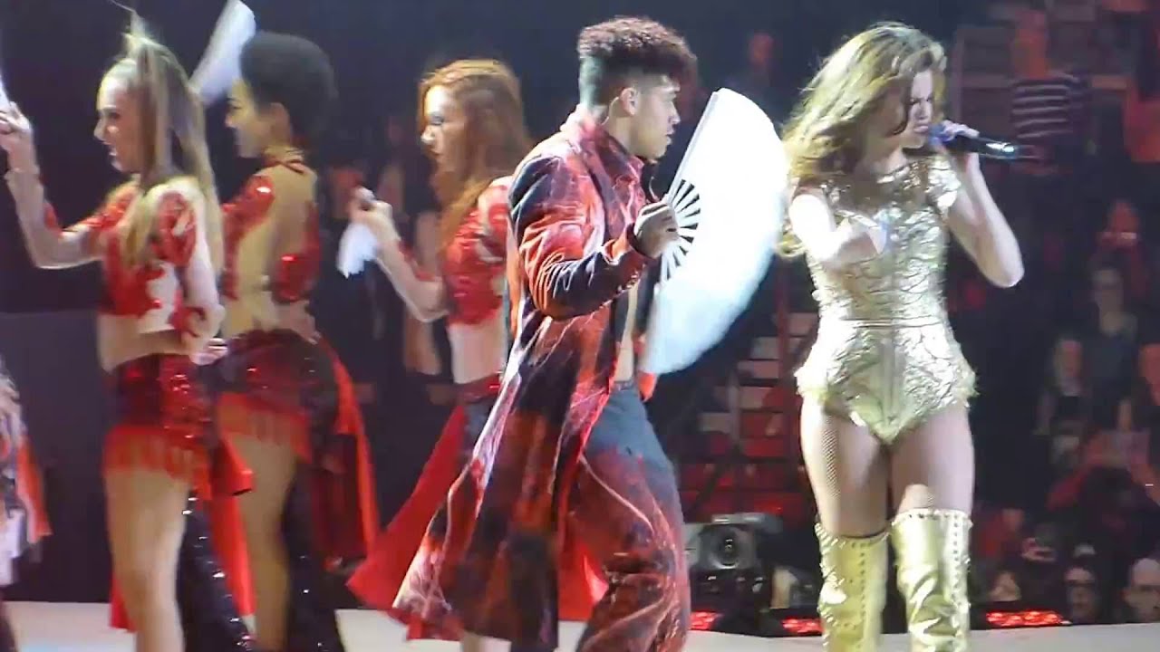 Selena Gomez = Me & My Girls = #Winnipeg MTS Center - Revival Tour Live 2016