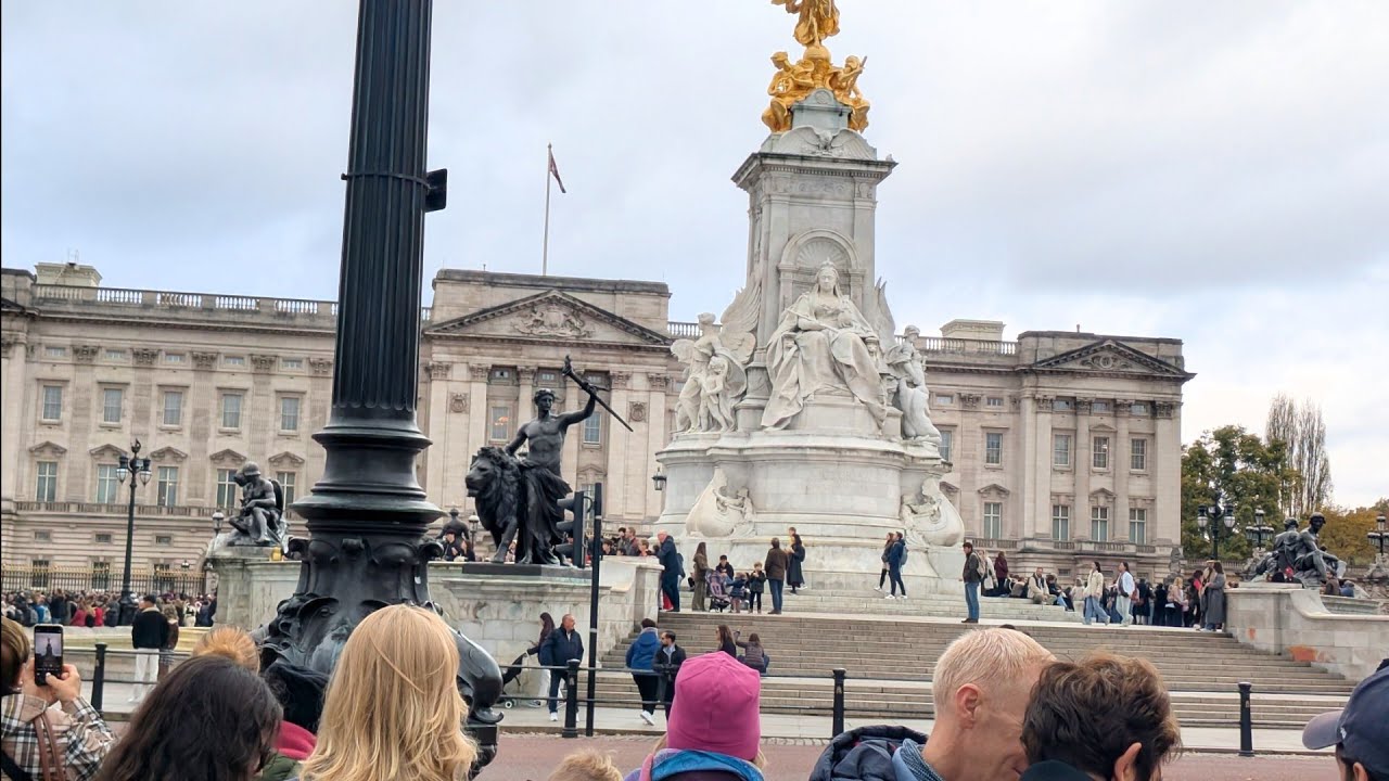 3 day Trip to London and visiting the tourist hotspots 6th Nov -8th Nov 2025